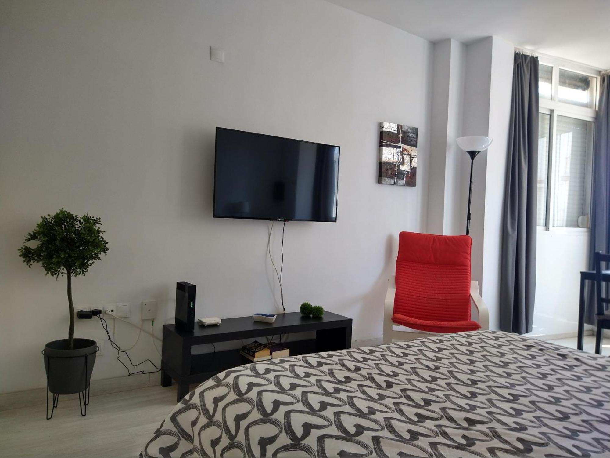 Amplio Estudio,Vista Mar Y Montana, A Pasos Del Centro Torremolinos Room photo